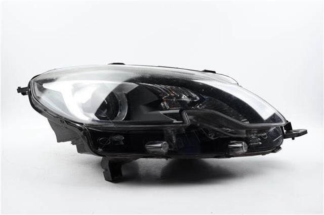 Reflektor prawy 9814739580 PEUGEOT