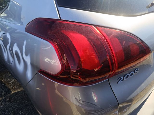 Lampa zespolona tylna lewa zewnętrzna 9814747880 PEUGEOT
