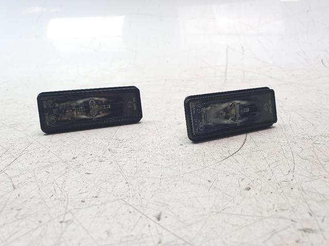 Lampa oświetlenia tylnej tablicy rejestracyjnej 9815226680 OPEL