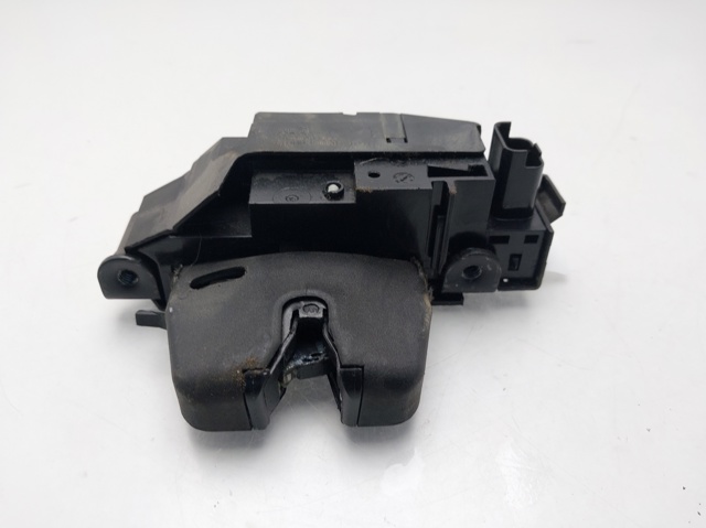 Zamek klapy bagażnika (3/5 drzwi tylnych) 9816195380 OPEL