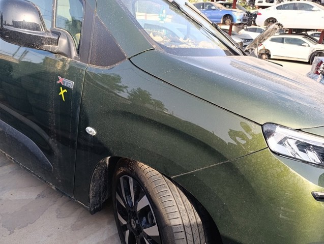 Błotnik przedni prawy 9816482380 PEUGEOT