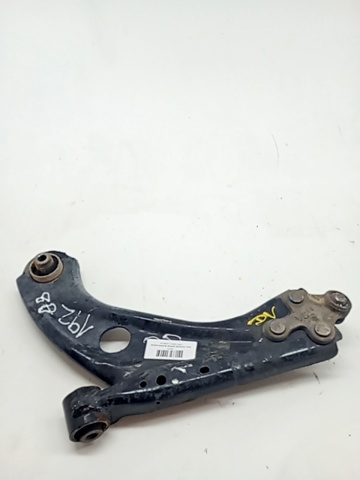 Wahacz zawieszenia przedniego dolny prawy 9816865480 PEUGEOT