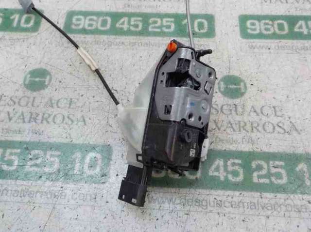 Zamek drzwi tylnych prawych 9819038880 PEUGEOT