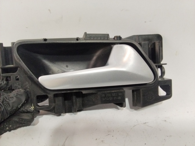 Klamka drzwi prawych przednia/tylna wewnętrzna 98201552VV OPEL