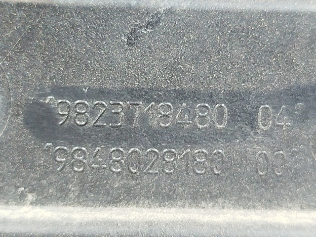 Osłona chłodnicy kompletna (panel mocowania reflektorów) 9823718480 OPEL