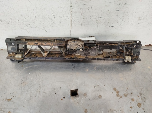 Osłona chłodnicy kompletna (panel mocowania reflektorów) 9824055880 PEUGEOT
