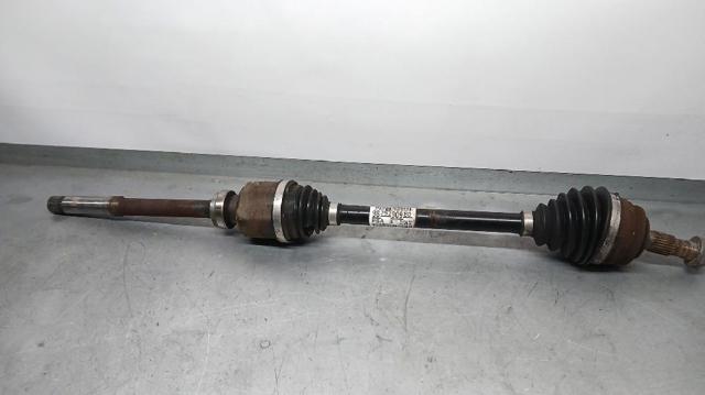 Półoś napędowa przednia prawa 9825390980 PEUGEOT