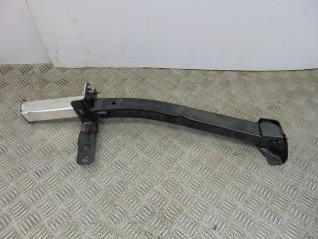 Wspornik wzmocnienia zderzaka przedniego 9825586980 PEUGEOT