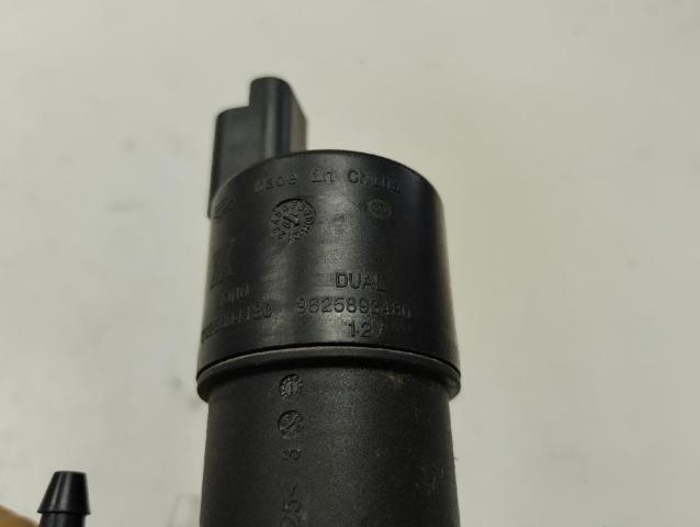Pompka spryskiwacza szyby przedniej 9825893480 OPEL