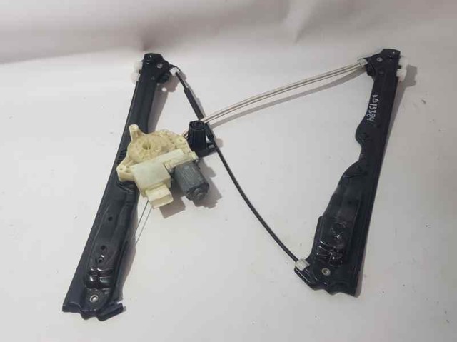Mechanizm podnoszenia szyby drzwi przednich prawych 9826079480 PEUGEOT