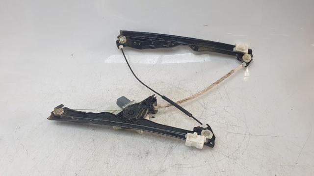 Mechanizm podnoszenia szyby drzwi przednich prawych 9826079480 PEUGEOT