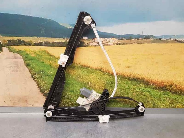 Mechanizm podnoszenia szyby drzwi przednich prawych 9826079480 PEUGEOT