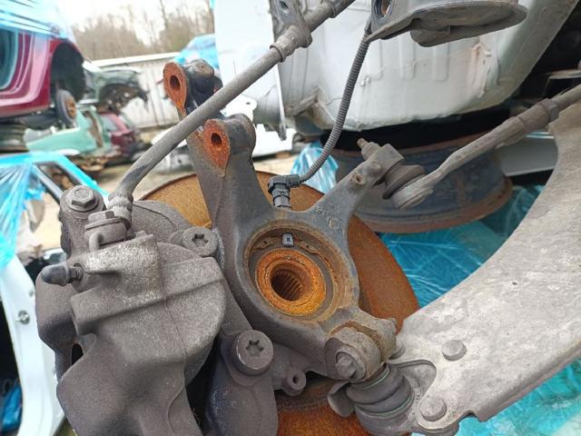 Czop (zwrotnica) przedni prawy 9826532380 PEUGEOT