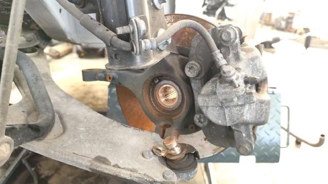 Czop (zwrotnica) przedni lewy 9826532480 OPEL
