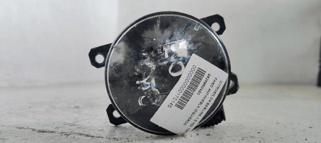 Lampa przeciwmgielna lewa/prawa 9826960480 PEUGEOT