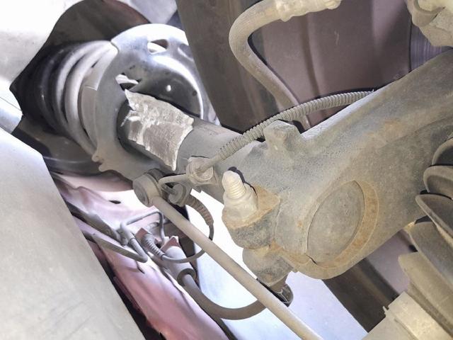 Amortyzator przedni prawy 9827238880 PEUGEOT