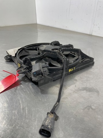 Dyfuzor chłodnicy, w komplecie z silnikiem i wirnikiem 9827752980 PEUGEOT