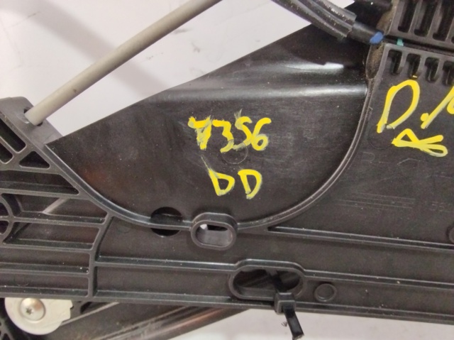 Mechanizm podnoszenia szyby drzwi przednich prawych 9828130680 PEUGEOT
