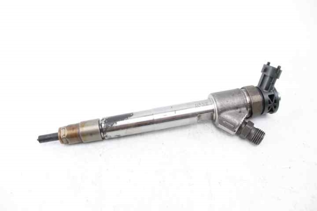Wtryskiwacz paliwa 9828959880 PEUGEOT