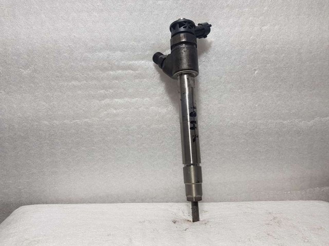 Wtryskiwacz paliwa 9828959880 PEUGEOT