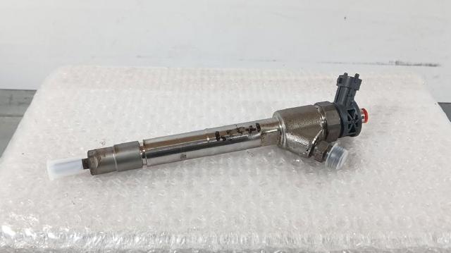 Wtryskiwacz paliwa 9828959880 PEUGEOT