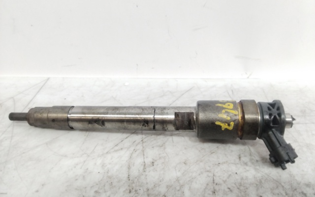 Wtryskiwacz paliwa 9828959880 PEUGEOT