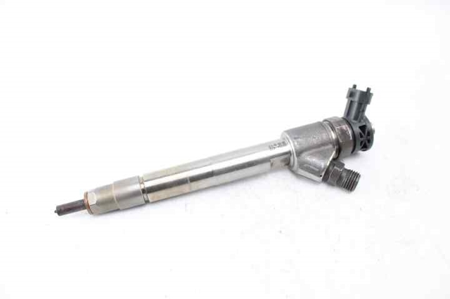Wtryskiwacz paliwa 9828959880 PEUGEOT