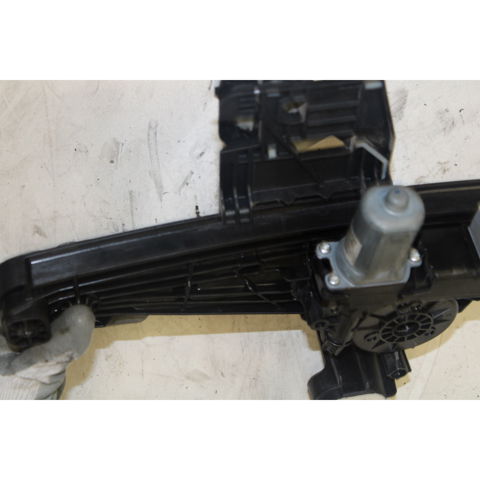 Pompa podciśnienia 9829045580 PEUGEOT