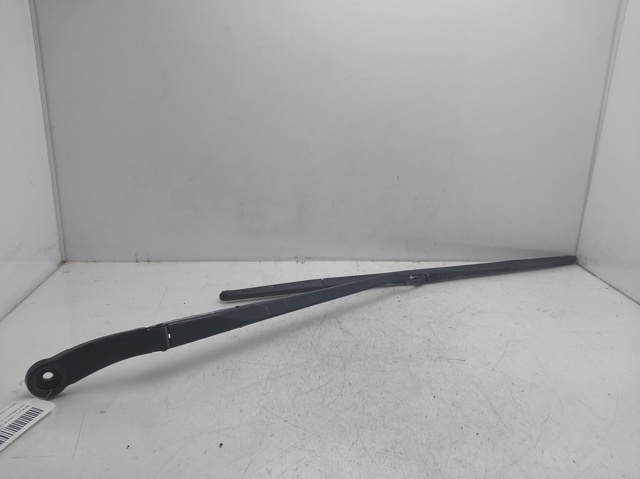 Ramię wycieraczki szyby przedniej 98311A4000 HYUNDAI