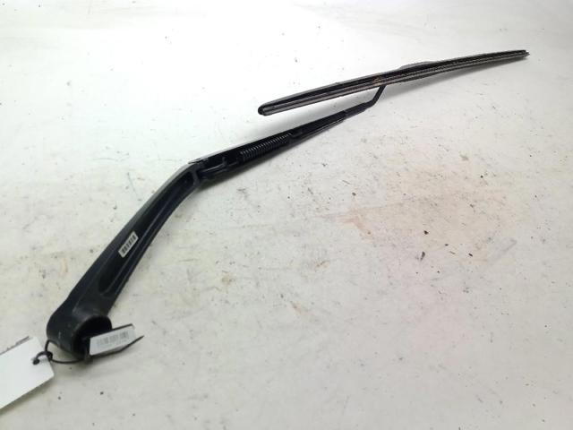 Ramię wycieraczki szyby przedniej 98311D7000 HYUNDAI