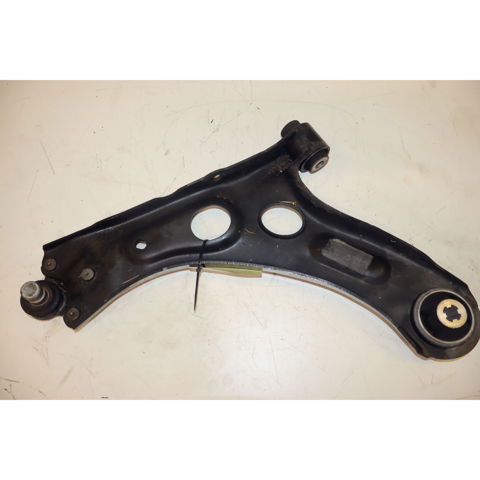 Wahacz zawieszenia przedniego dolny lewy 9831626480 PEUGEOT