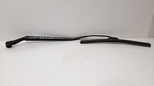 Ramię wycieraczki szyby przedniej KIA Cerato 1 LD