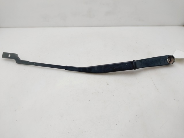 Ramię wycieraczki szyby przedniej 983211H000 HYUNDAI