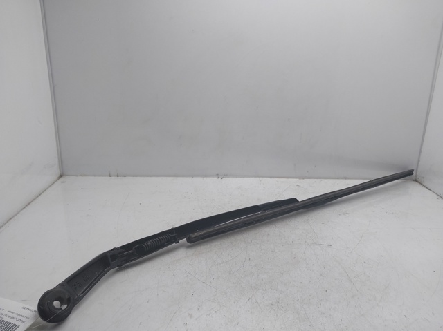 Ramię wycieraczki szyby przedniej 98321A4000 HYUNDAI