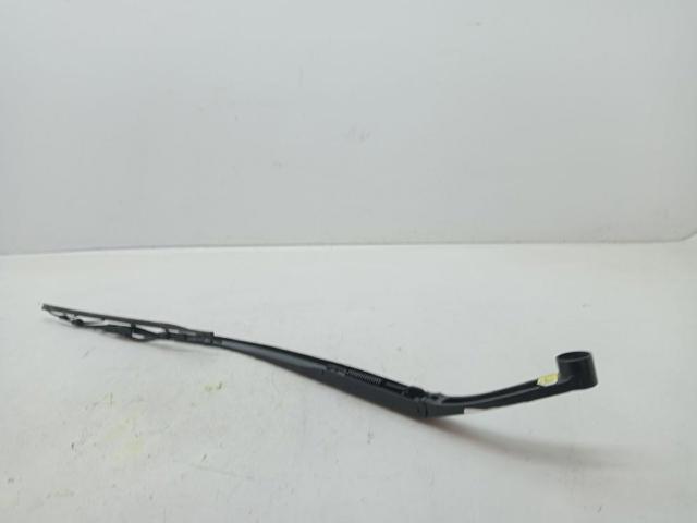 Ramię wycieraczki szyby przedniej 98321J9000 HYUNDAI