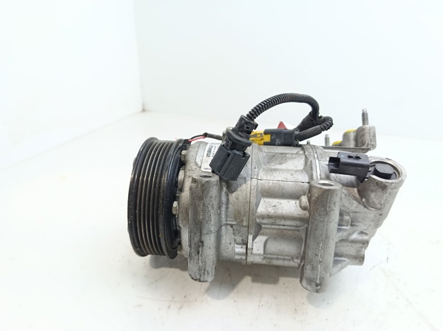 Sprężarka klimatyzacji 9833718880 PEUGEOT
