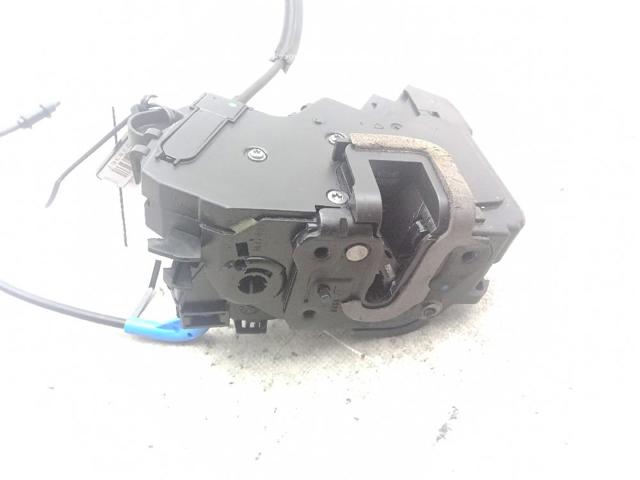 Zamek drzwi przednich prawych 9835556980 OPEL