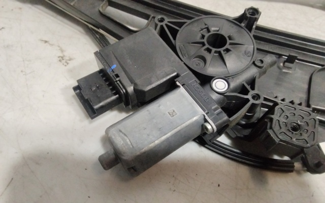 Mechanizm podnoszenia szyby drzwi przednich prawych 9840196880 PEUGEOT