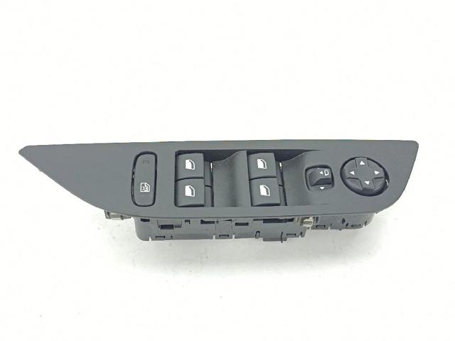 Panel przyciskowy sterowania podnośnikiem szyby przedni lewy 98421760ZD PEUGEOT
