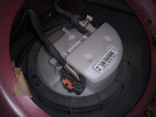 Moduł pompy paliwowej z czujnikiem poziomu paliwa 9842578680 PEUGEOT