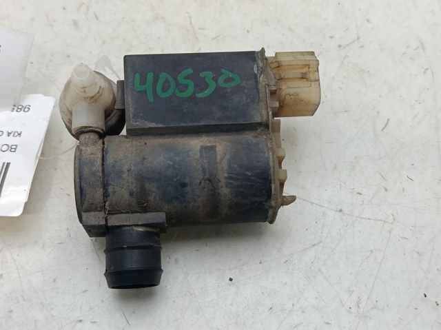 Pompka spryskiwacza szyby przedniej 985101F100 HYUNDAI