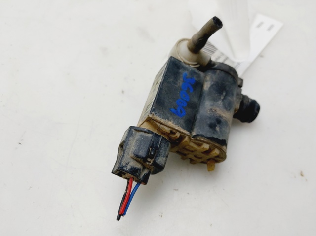 Pompka spryskiwacza szyby przedniej 985101F100 HYUNDAI