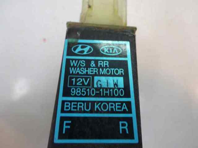 Pompka spryskiwacza szyby przedniej 985101H100 HYUNDAI