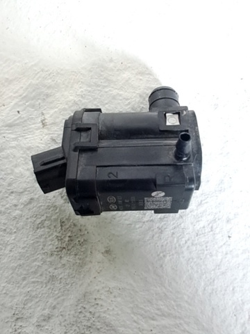 Pompka spryskiwacza szyby przedniej 985102J500 HYUNDAI