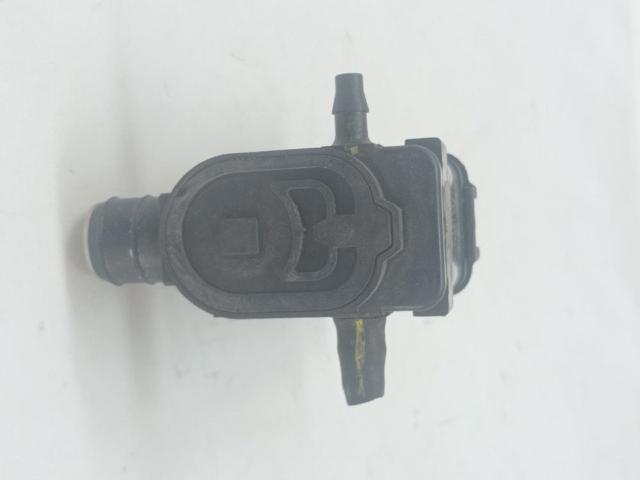Pompka spryskiwacza szyby przedniej 985102J500 HYUNDAI