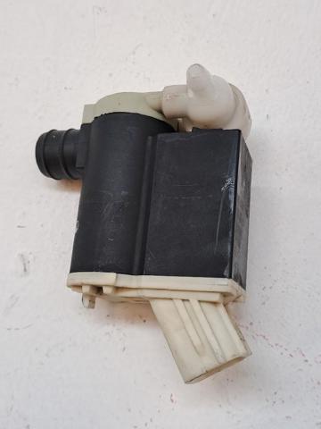 Pompka spryskiwacza szyby przedniej 985102V100 HYUNDAI
