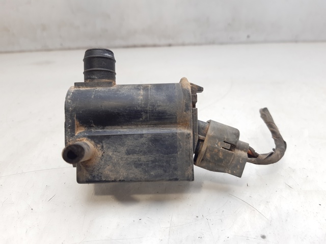 Pompka spryskiwacza szyby przedniej 985103E000 HYUNDAI