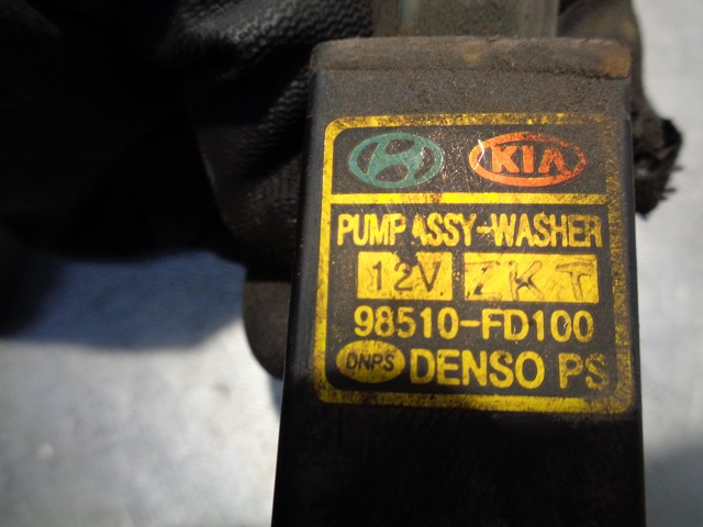 Pompka spryskiwacza szyby przedniej KIA Sorento 1 JC