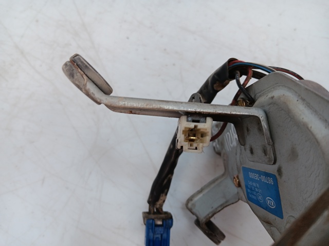 Silniczek wycieraczki tylnej szyby KIA Sorento 1 JC