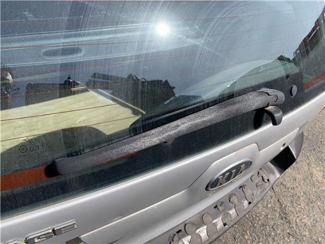 Ramię wycieraczki szyby tylnej 988111F000 HYUNDAI